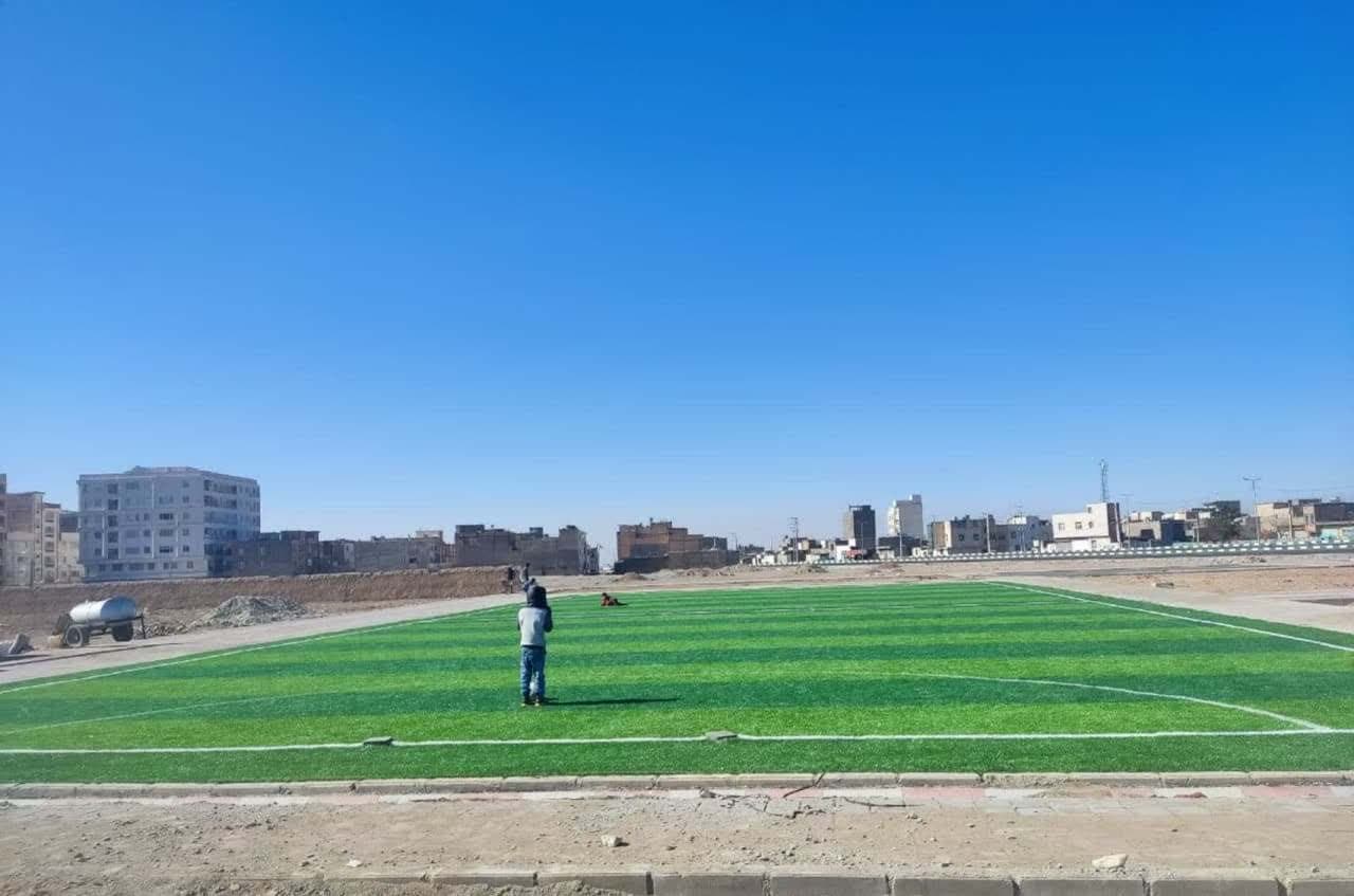 احداث پارک و زمین چمن مصنوعی در شهرک طالقانی و ایثارگران اسلامشهر