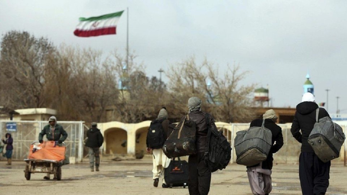 با اخراج هفتگی ۳۰۰ مهاجر غیرمجاز؛ بهارستان از درجه یک به چهار در رتبه‌بندی سکونت اتباع رسید