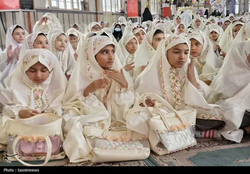 جشن تکلیف ۸۰۰ دانشآموز دختر در چهاردانگه جشن تکلیف ۸۰۰ دانشآموز دختر در چهاردانگه