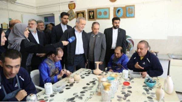 بازدید پزشکیان از مجتمع نیکوکاری «ریحانهالنبی» اسلامشهر بازدید پزشکیان از مجتمع نیکوکاری «ریحانهالنبی» اسلامشهر