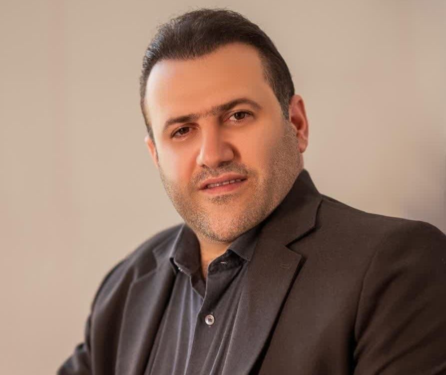 تیم فرماندار در حال تکمیل است / اندک اندک جمع یاران می رسند! تیم فرماندار در حال تکمیل است / اندک اندک جمع یاران می رسند!