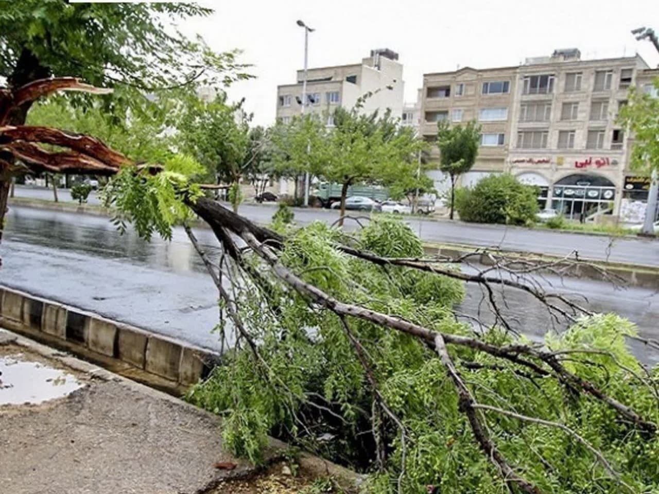 طوفان تهران تا چهارشنبه ادامه دارد طوفان تهران تا چهارشنبه ادامه دارد
