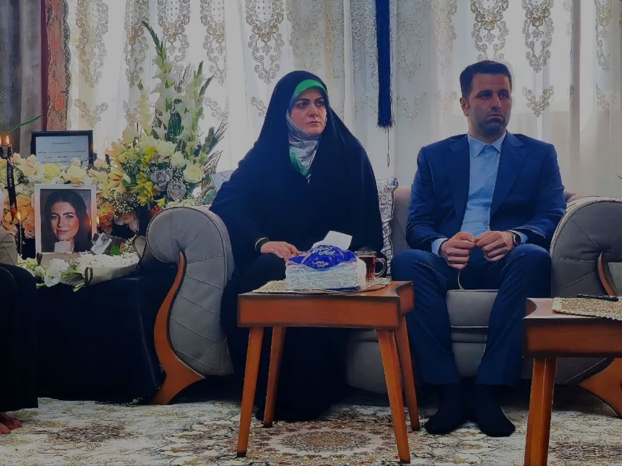 دیدار زهرا پزشکیان با خانواده مرحومه الهه حسیننژاد دیدار زهرا پزشکیان با خانواده مرحومه الهه حسیننژاد