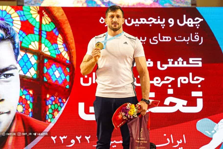 پسر اسلامشهر بازهم طلایی شد/ جمال اسماعیلی در مسابقات کشتی جام تختی قهرمان شد پسر اسلامشهر بازهم طلایی شد/ جمال اسماعیلی در مسابقات کشتی جام تختی قهرمان شد