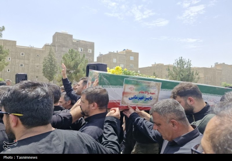مراسم تشییع پیکر مطهرشهید ناصر قهرمانی در اسلامشهر برگزار شد