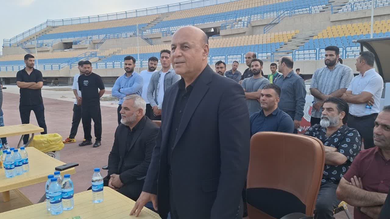 حضور فرماندار اسلامشهر در تمرین تیم آریو در ورزشگاه ۷ هزار نفری شهید سلیمانی حضور فرماندار اسلامشهر در تمرین تیم آریو در ورزشگاه ۷ هزار نفری شهید سلیمانی