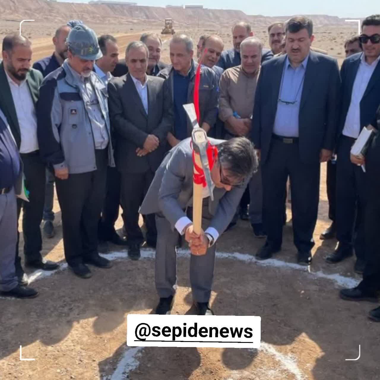 گام جدید برای تامین برق صنایع / کلنگ نیروگاه خورشیدی ۱۵ مگاواتی در شهرک صنعتی پرند بر زمین خورد گام جدید برای تامین برق صنایع / کلنگ نیروگاه خورشیدی ۱۵ مگاواتی در شهرک صنعتی پرند بر زمین خورد
