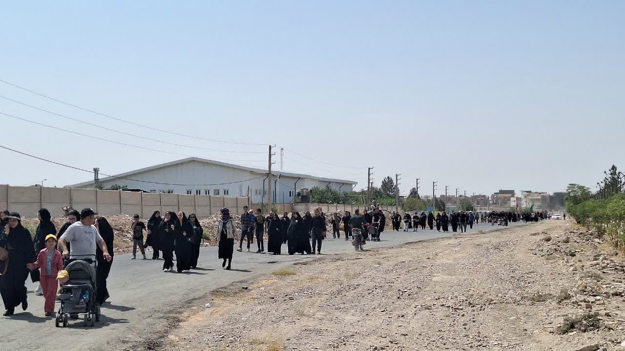 برگزاری باشکوه پیاده روی جاماندگان و دلدادگان اربعین حسینی در اسلامشهر برگزاری باشکوه پیاده روی جاماندگان و دلدادگان اربعین حسینی در اسلامشهر