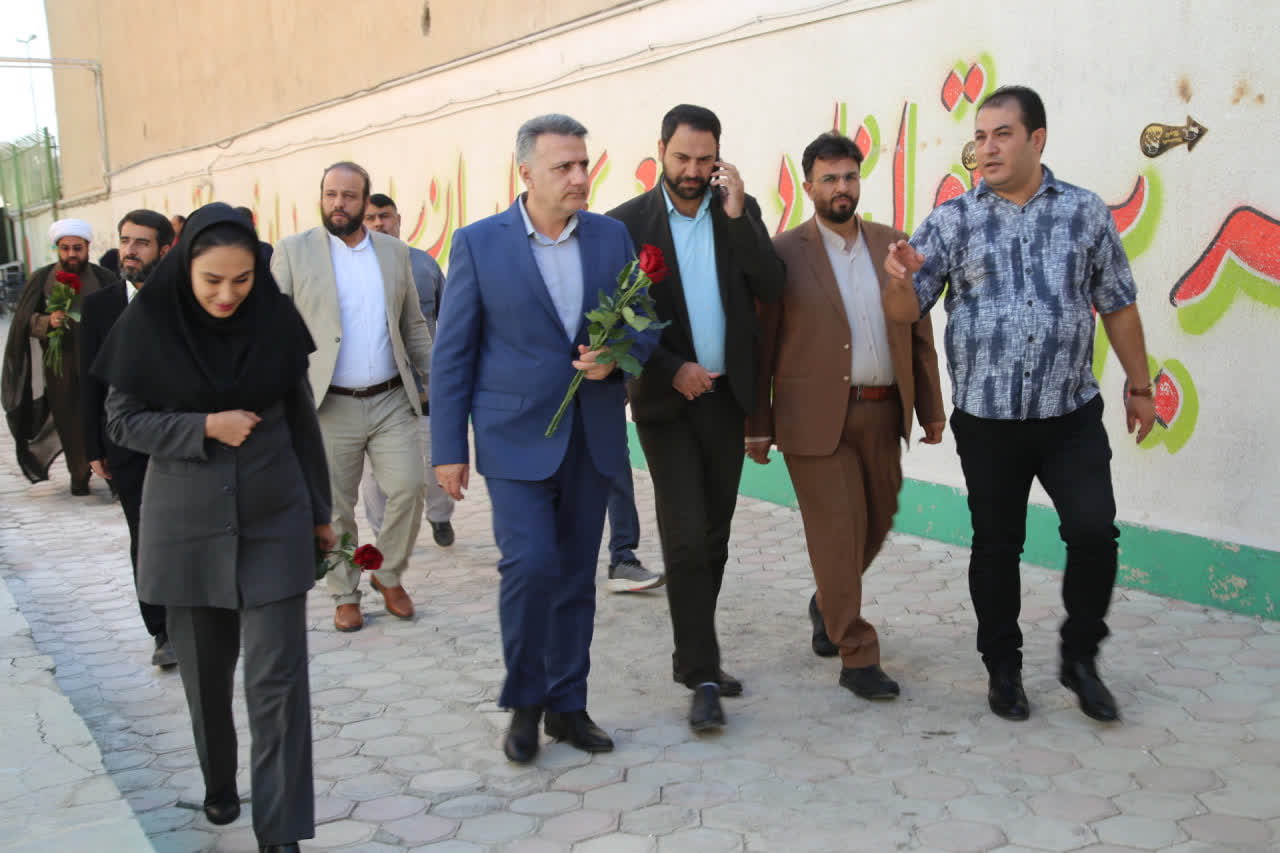 تجلیل از پرستاران شاغل در مراکز درمانی شهرک واوان تجلیل از پرستاران شاغل در مراکز درمانی شهرک واوان
