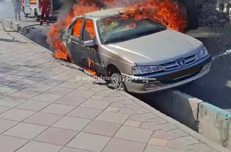 رکودشکنی دو دقیقه ای آتش‌نشانان اسلامشهر / پرشیا در قائمیه داخل جوی آب افتاد و دچار حریق شد